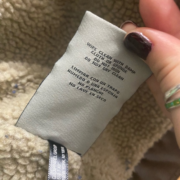 Vintage, LEVI’S, brown, distressed, leather jacket, with sherpa interior. - Picture 6 of 11